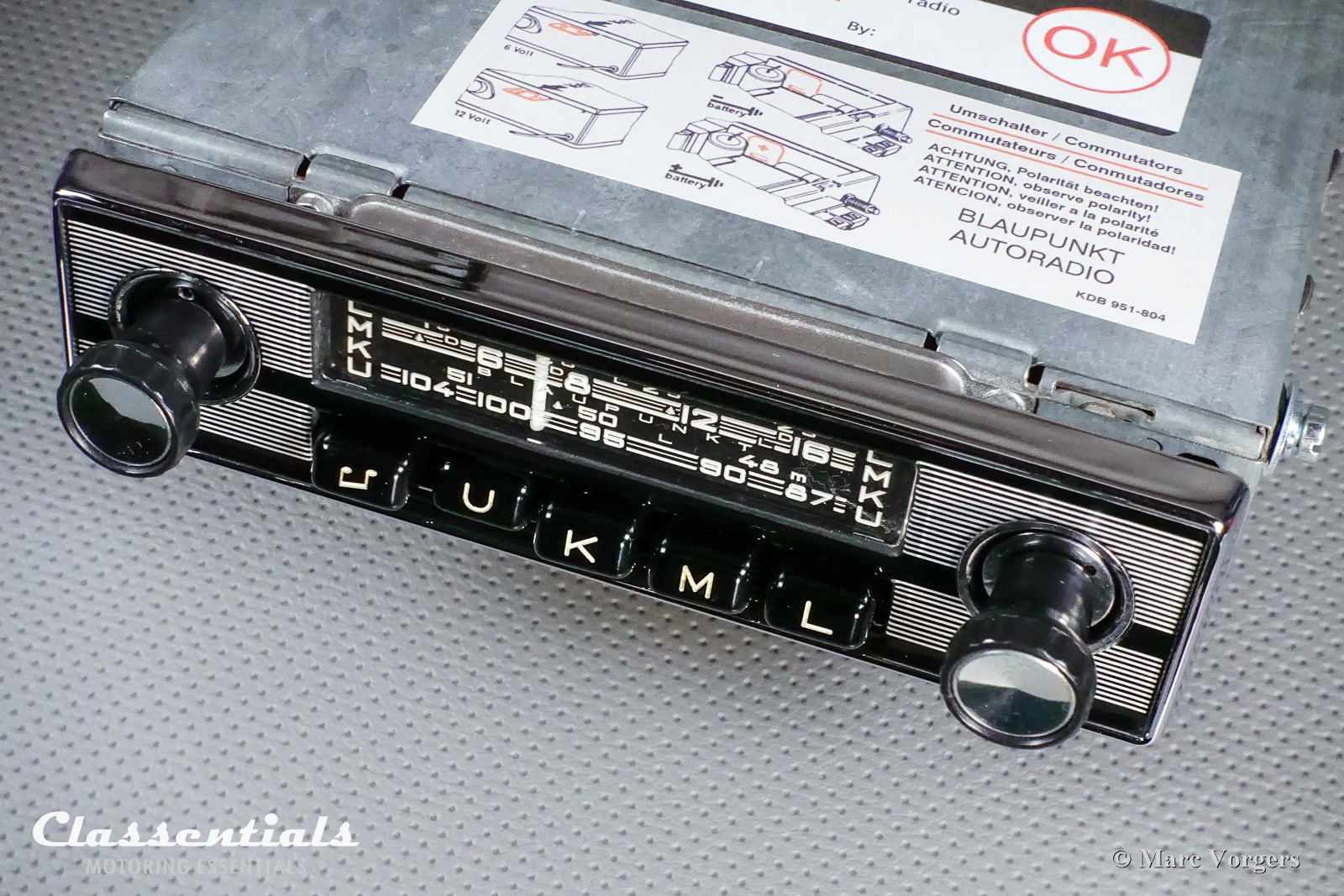 Blaupunkt Bluespot Essen Y 1967 Vintage original Universal Auto Radio 6 volt 12 volt