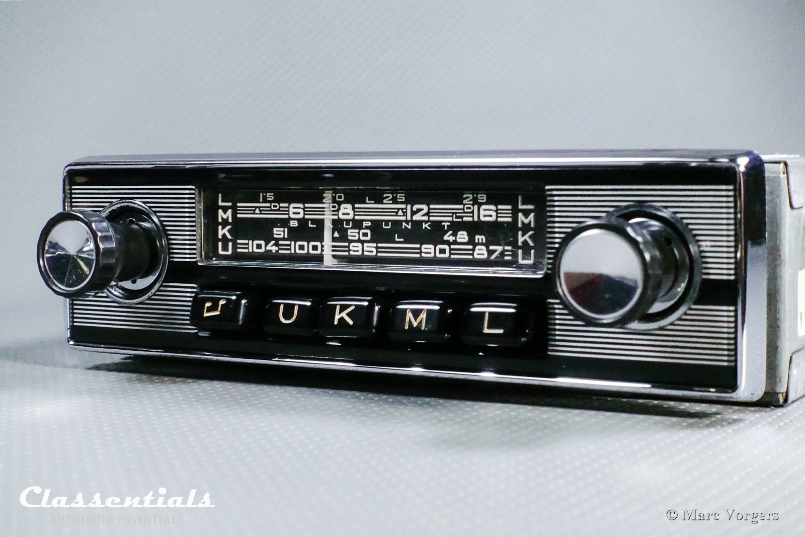 Blaupunkt Bluespot Essen Y 1967 Vintage original Universal Auto Radio 6 volt 12 volt