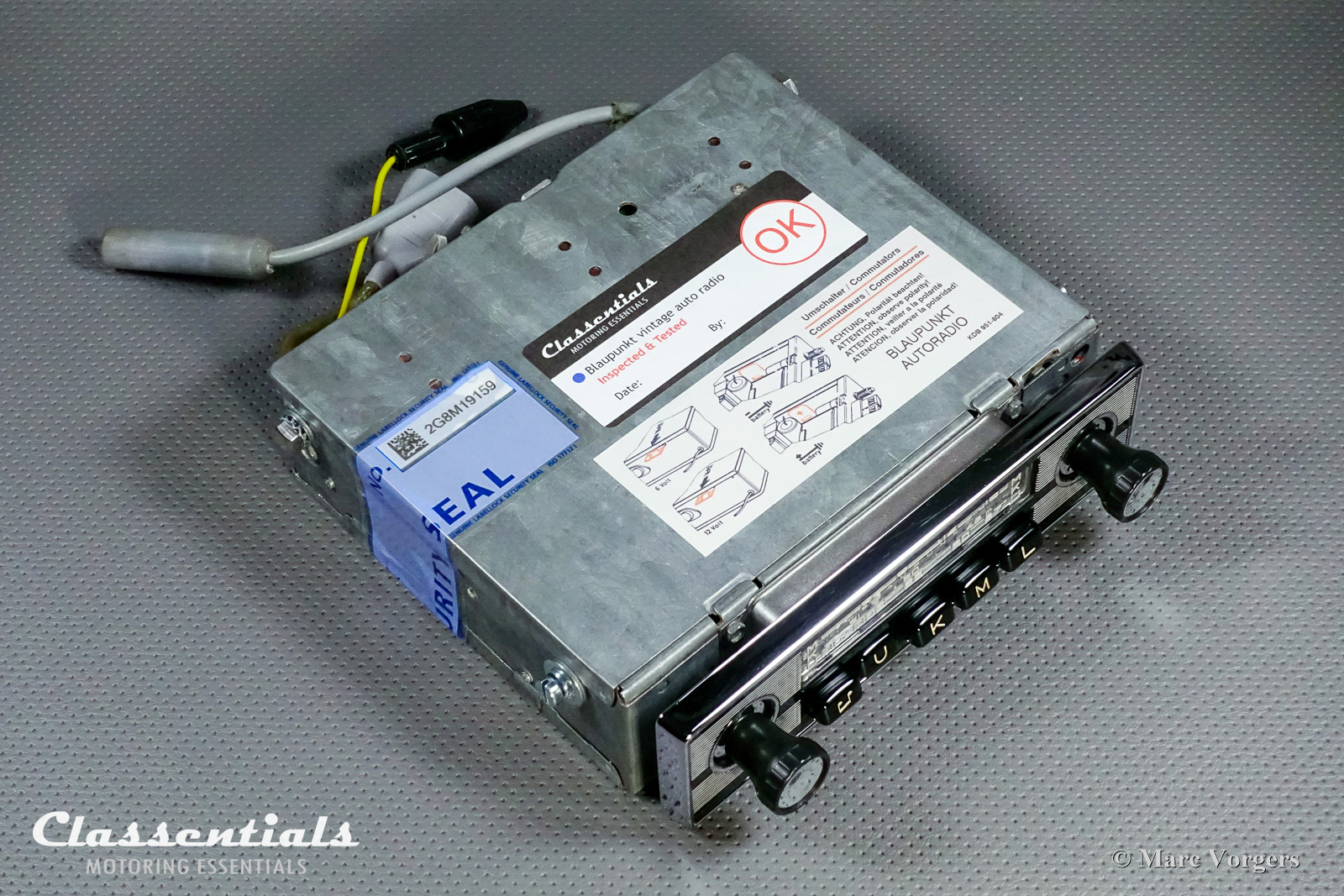 Blaupunkt Bluespot Essen Y 1967 Vintage original Universal Auto Radio 6 volt 12 volt