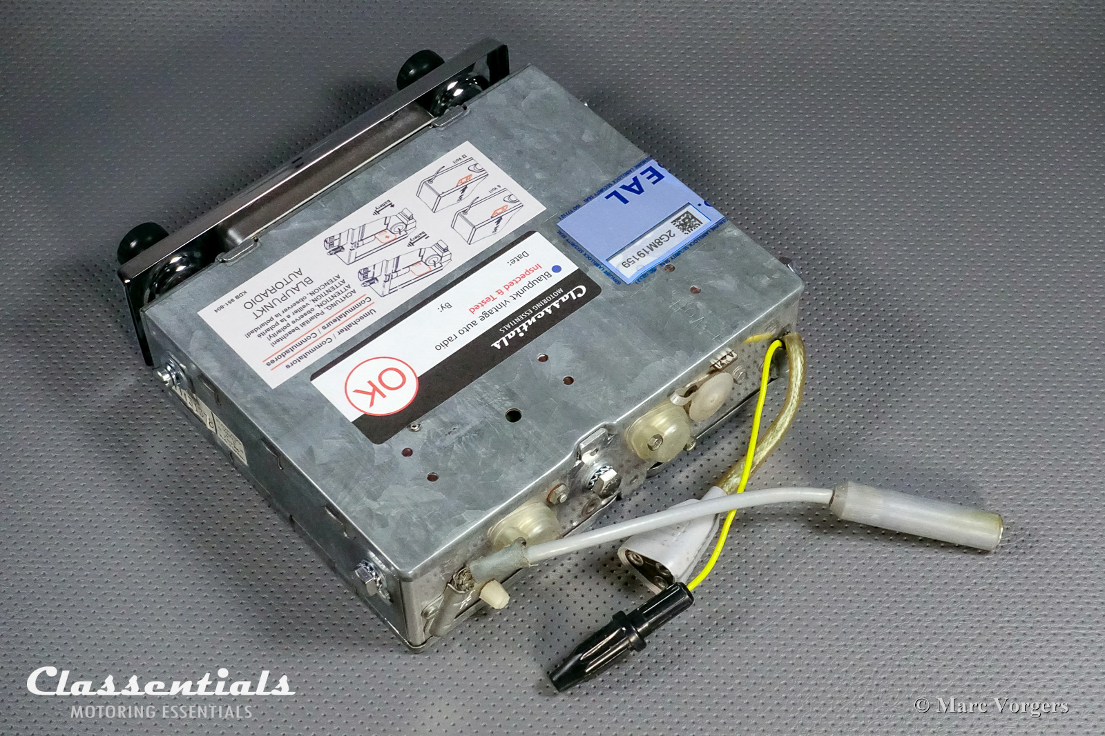 Blaupunkt Bluespot Essen Y 1967 Vintage original Universal Auto Radio 6 volt 12 volt