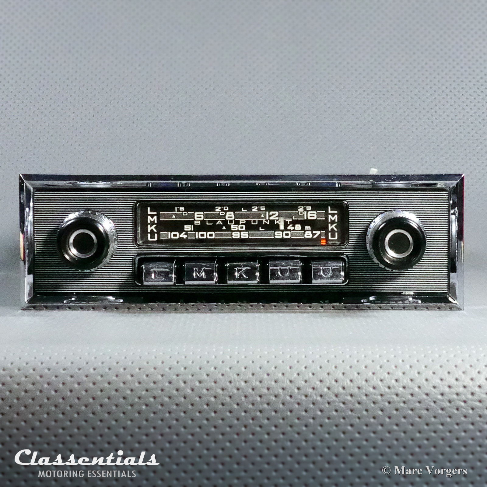 Blaupunkt Bluespot Koln Y 1967 Mercedes W108 W109 W111 W112 280 SL W113 1-DIN Pinstripe Bluetooth Classentials