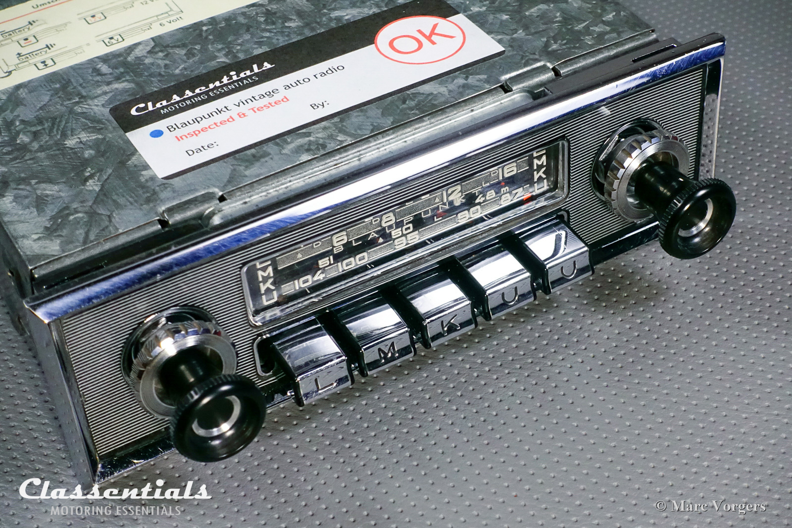 Blaupunkt Bluespot Koln Y 1967 Mercedes W108 W109 W111 W112 280 SL W113 1-DIN Pinstripe Bluetooth Classentials