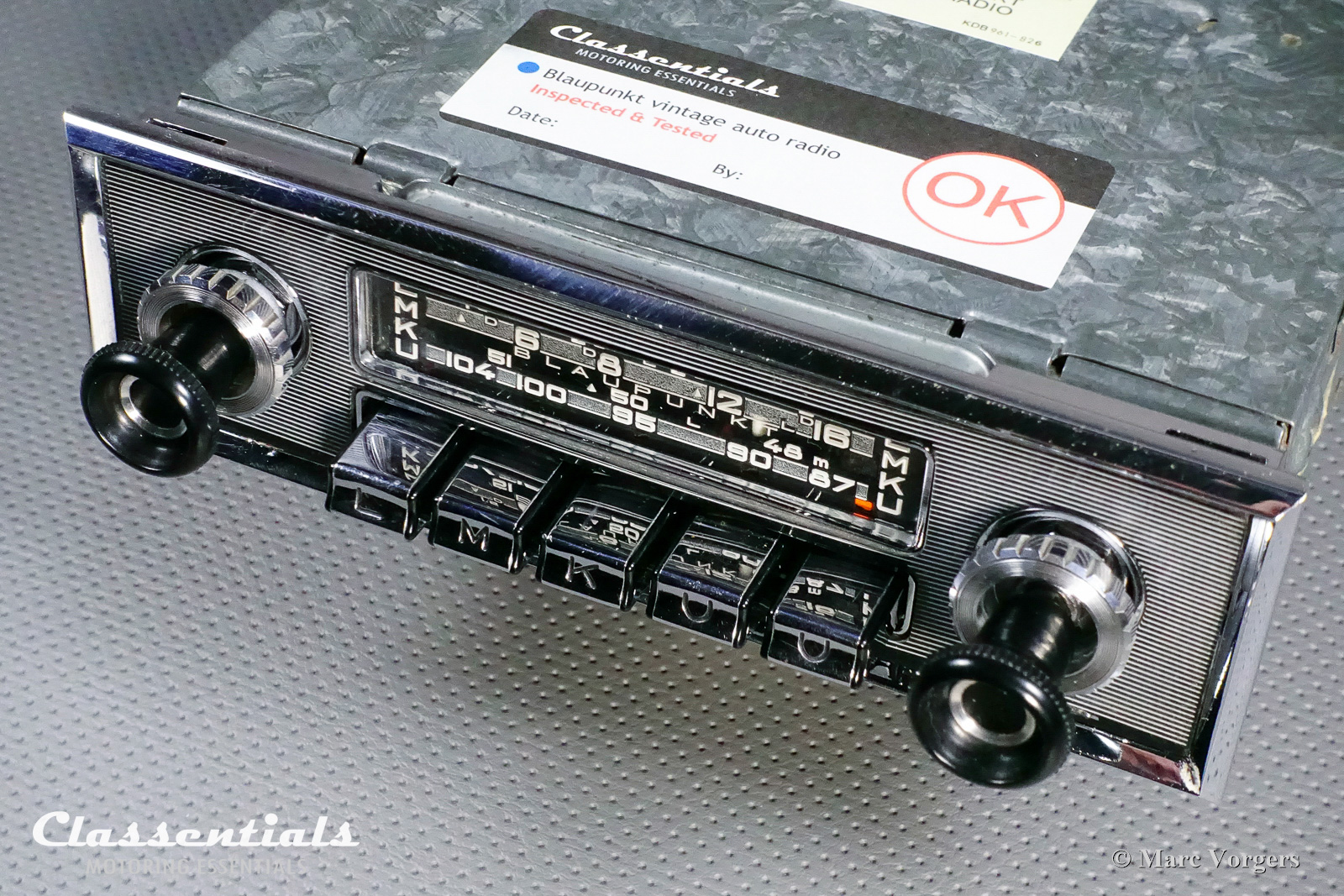 Blaupunkt Bluespot Koln Y 1967 Mercedes W108 W109 W111 W112 280 SL W113 1-DIN Pinstripe Bluetooth Classentials